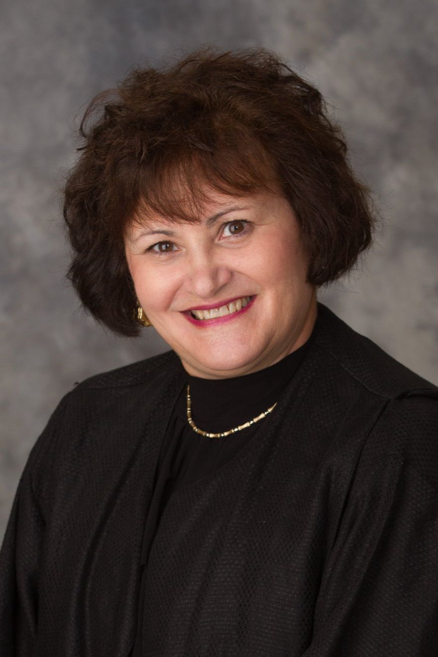 Debbie Mendillo, Real Estate Agent North Haven, CT Coldwell Banker Realty