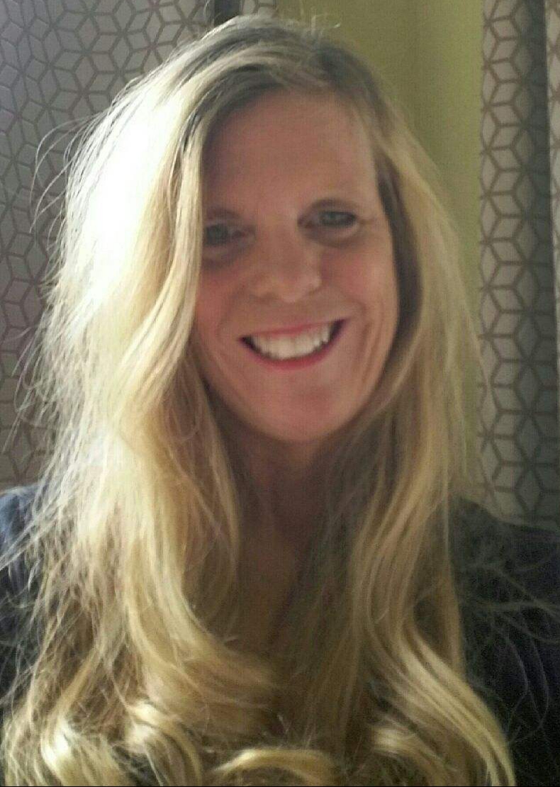 Amy Hare, Real Estate Agent Edina, MN Coldwell Banker Realty