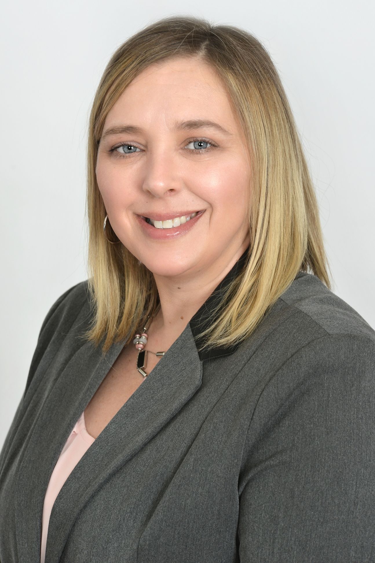 Jen Bundock, Real Estate Agent Cheshire, CT Coldwell Banker Realty