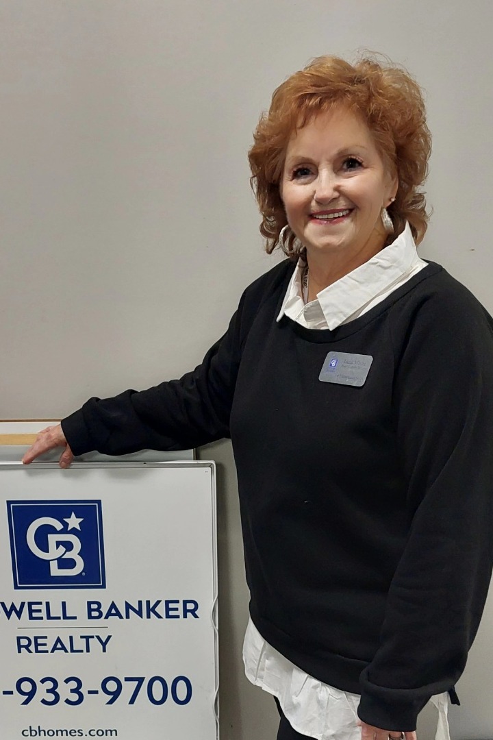 Lana White, Real Estate Agent Bradley, IL Coldwell Banker Realty