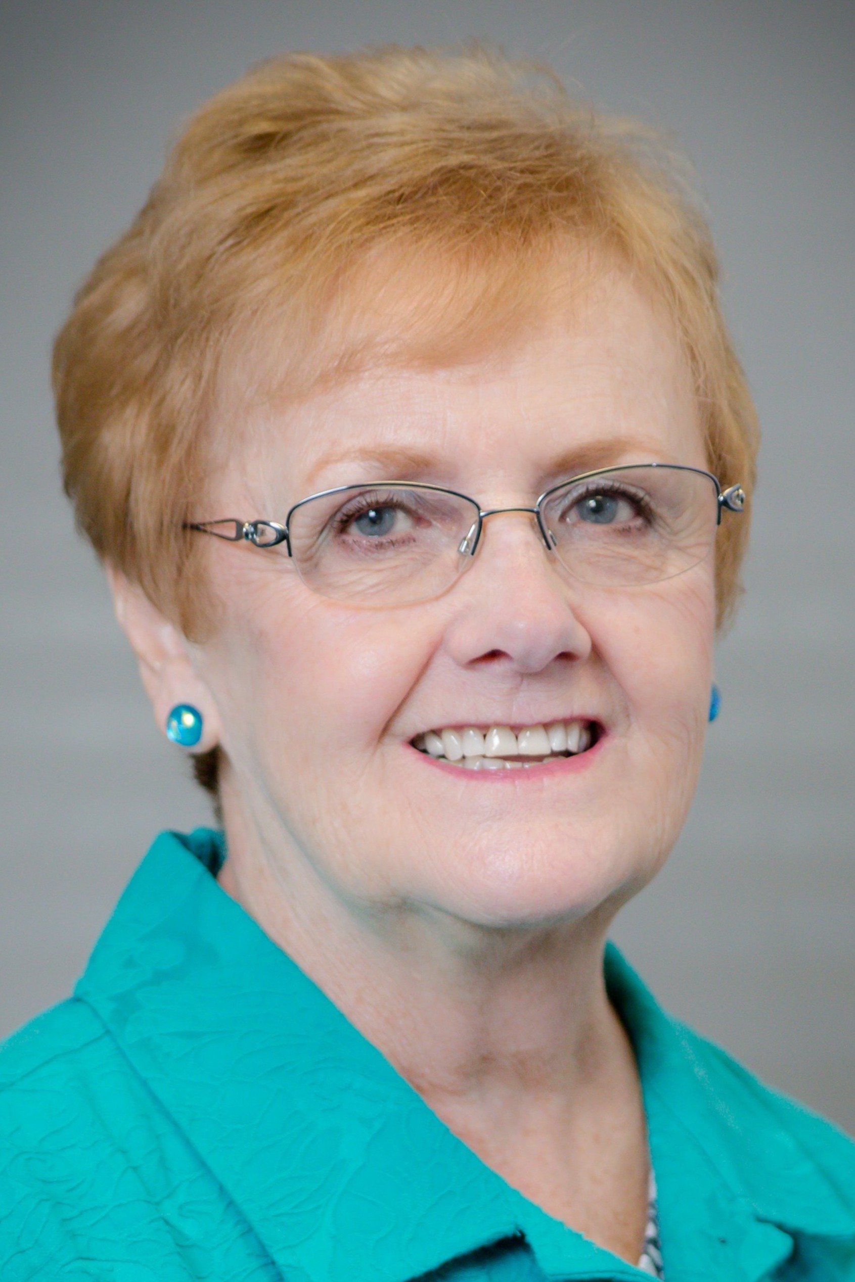 Bette Devine, Real Estate Agent Orange, CT Coldwell Banker Realty