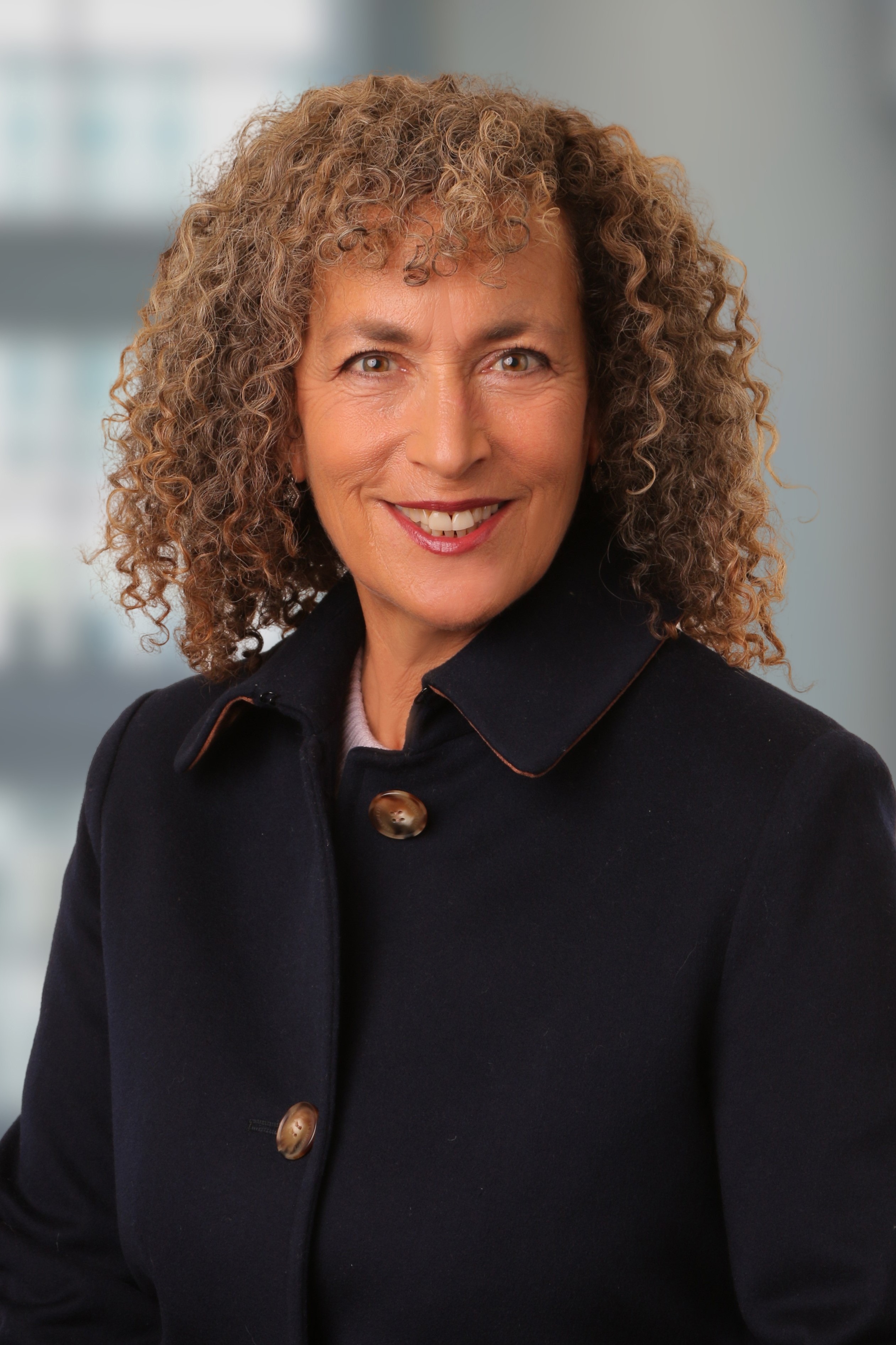 Roberta Calderon, Real Estate Agent Orinda, CA Coldwell Banker Realty