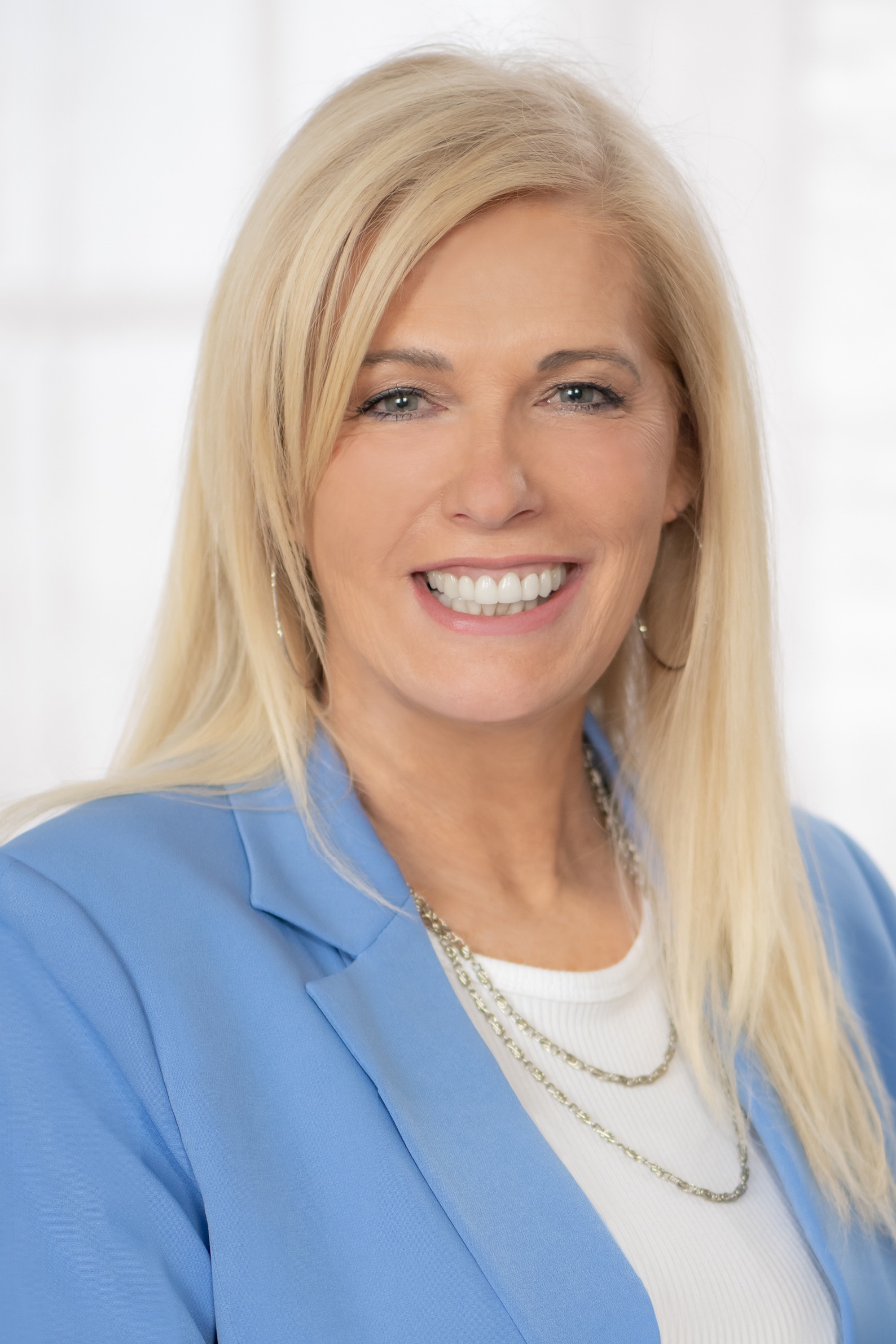 Vi Iaropoli, Real Estate Agent Stamford, CT Coldwell Banker Realty