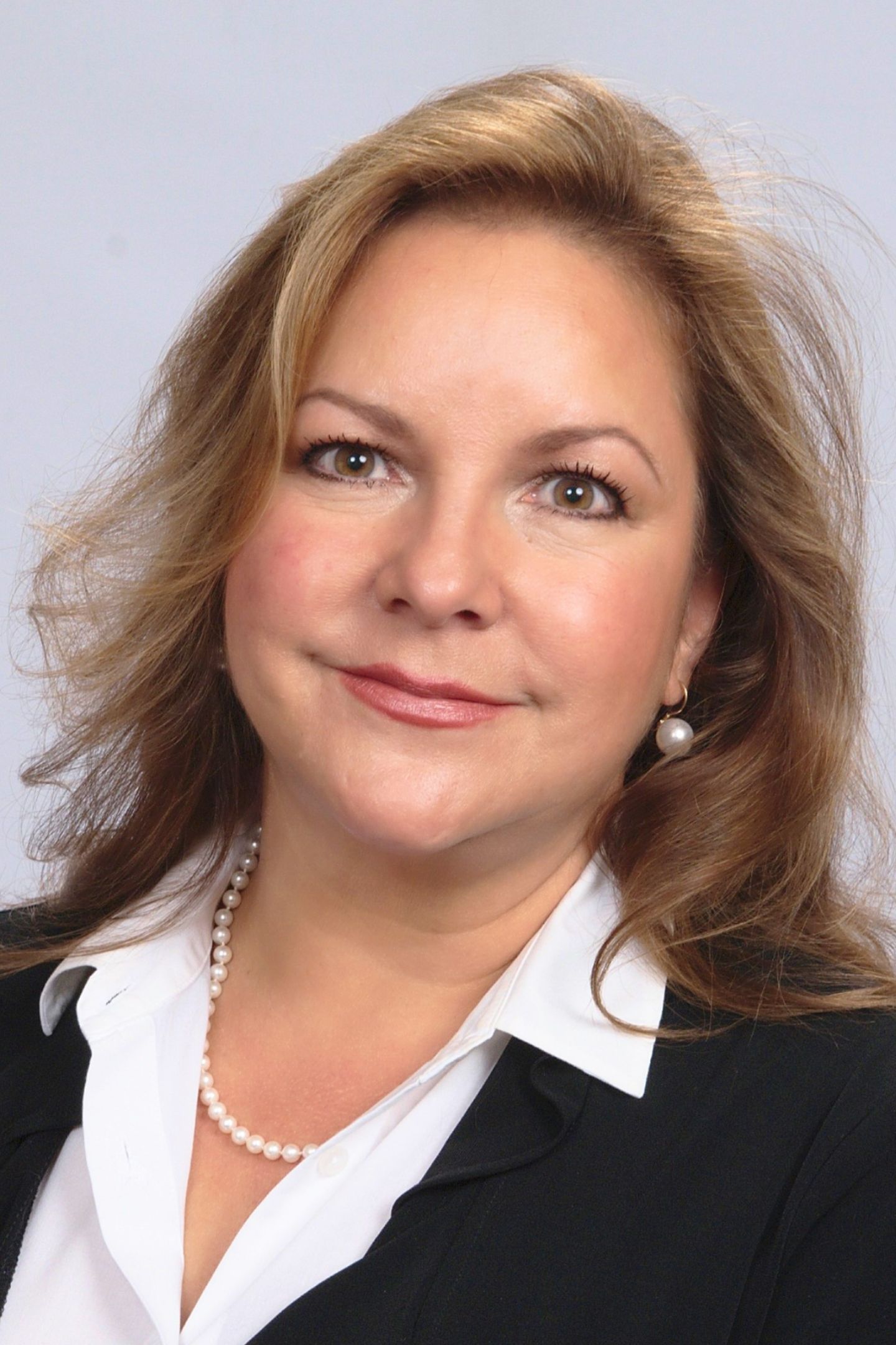 Odalys Bekanich, Real Estate Agent Avon, CT Coldwell Banker Realty