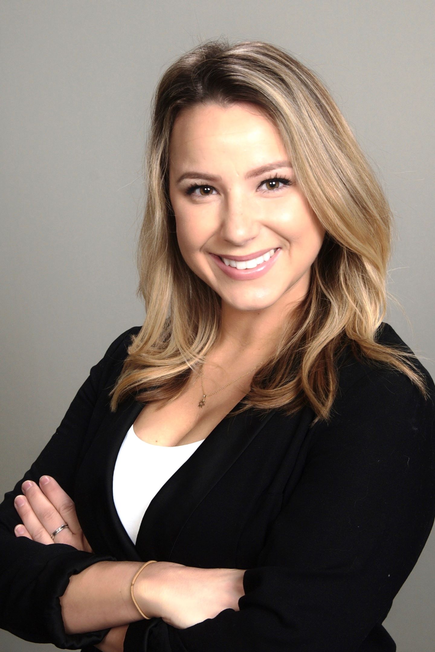 Danielle Mcelroy Real Estate Age - a34osmi