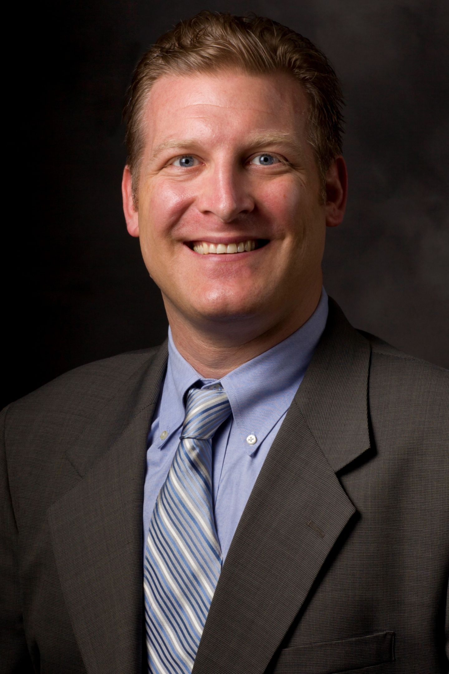 Jason Stoops, Real Estate Agent Batavia Coldwell Banker Realty