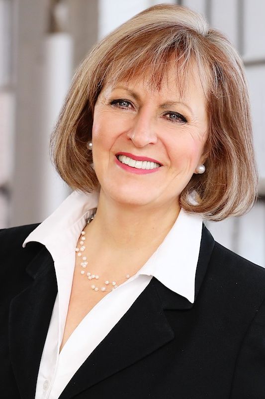 Lois E. Engebretson, Real Estate Agent Minneapolis, MN Coldwell Banker Realty