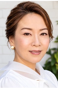 Esther Lim image