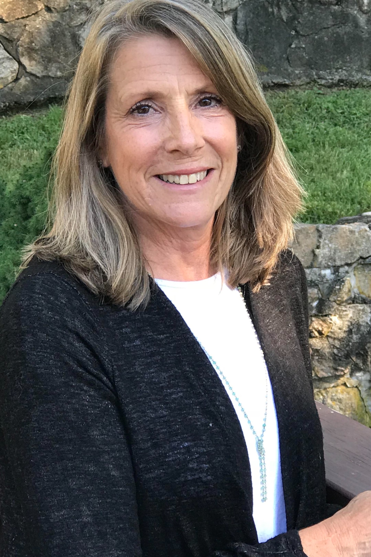 Linda Moorhead, Real Estate Agent Greenwich, CT Coldwell Banker Realty