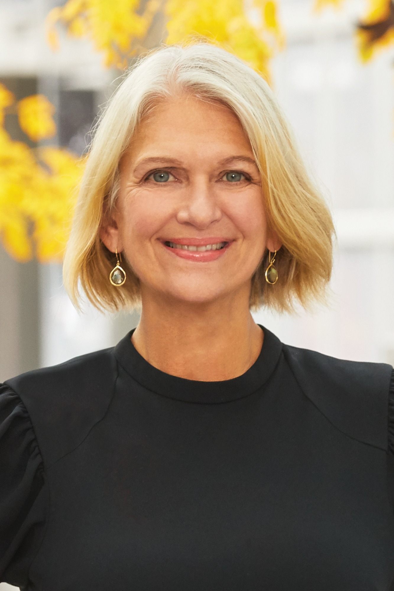 Elise Larrabure Girasole, Real Estate Agent Westport, CT Coldwell