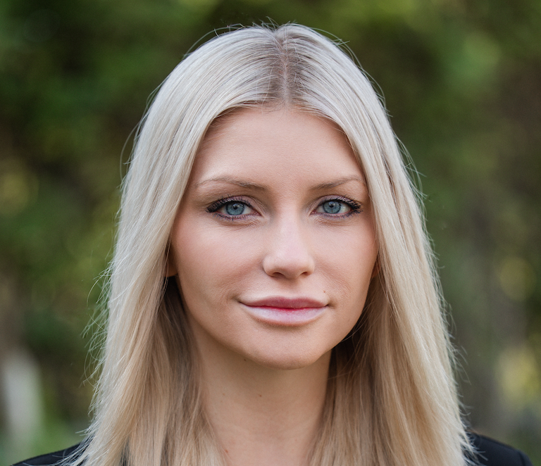 Olivia Lynn, Real Estate Agent Malibu, CA Coldwell Banker Realty