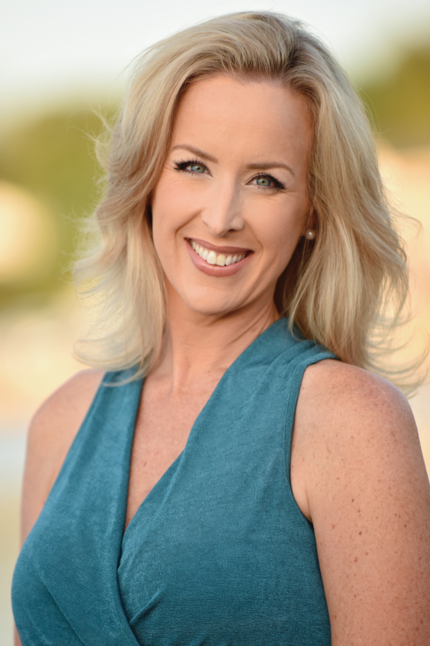 Whitney Lloyd, Real Estate Agent Hingham, MA Coldwell Banker Realty