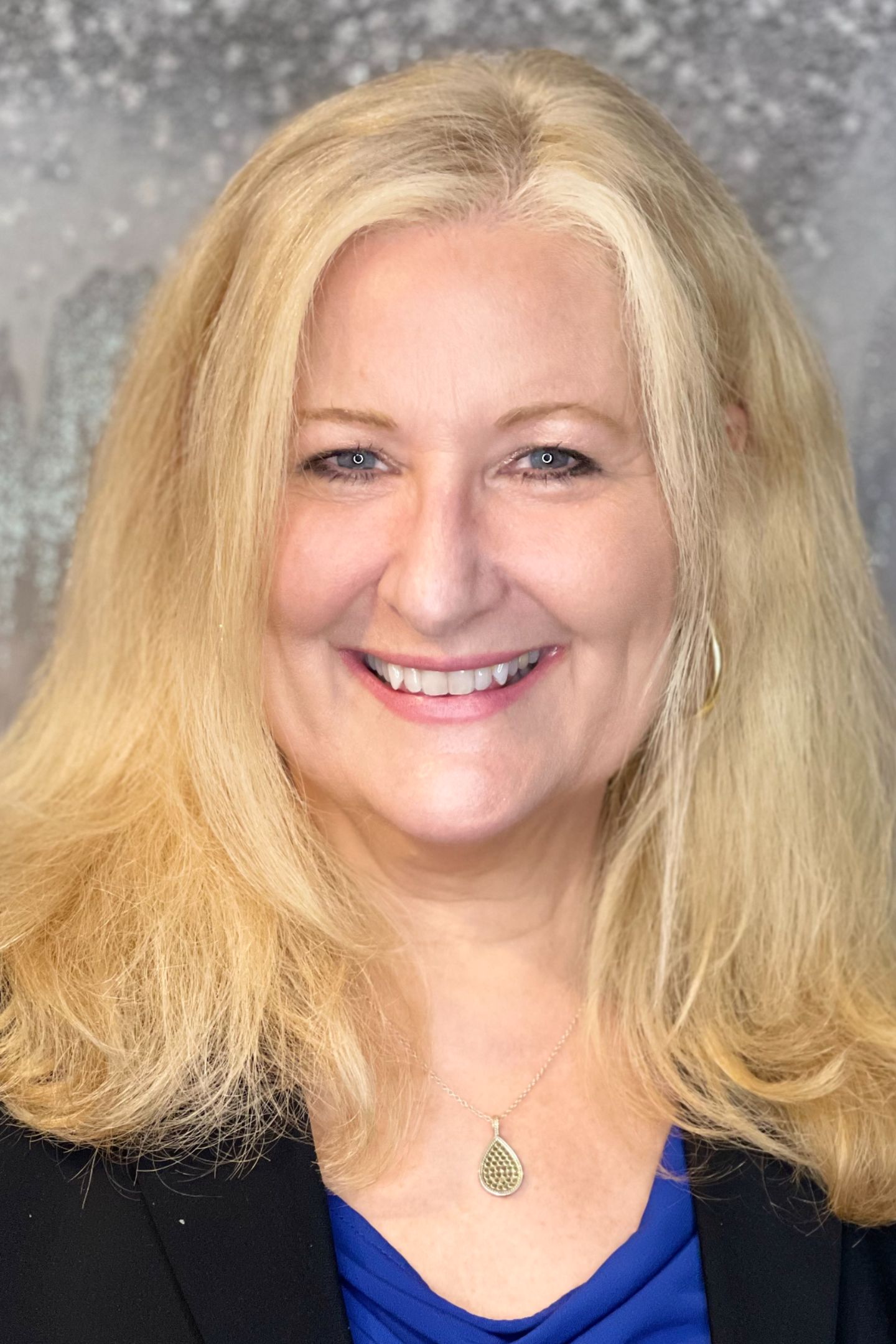 Leslie Phillips, Real Estate Agent Scottsdale Coldwell Banker Realty