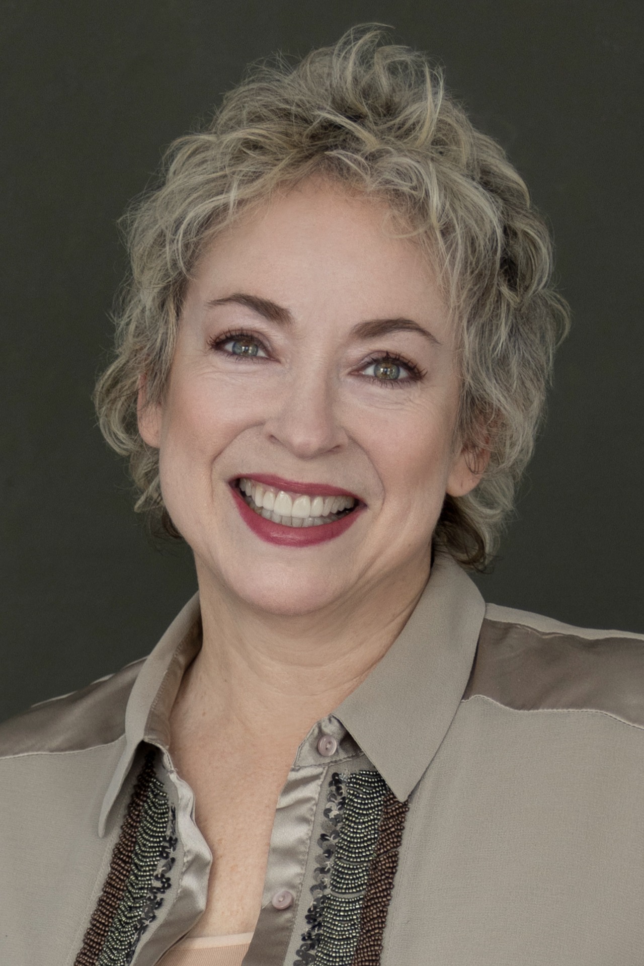 April Stirling, Real Estate Agent Woodbridge, CT Coldwell Banker Realty