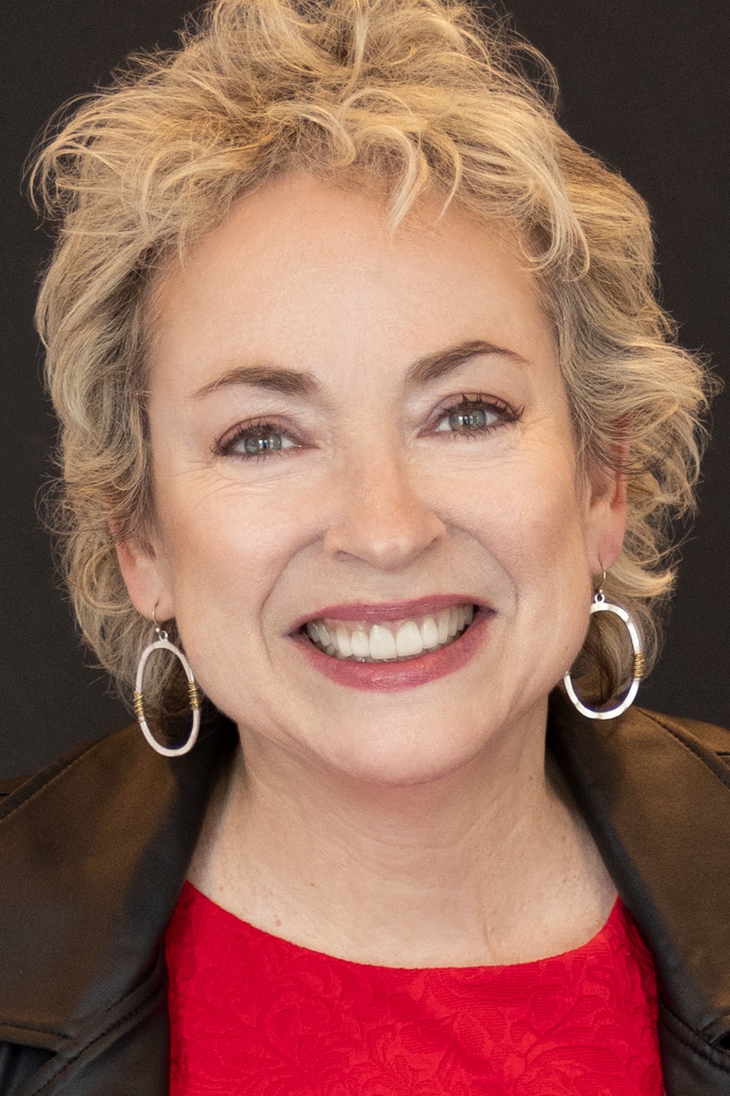 April Stirling, Real Estate Agent Woodbridge, CT Coldwell Banker Realty