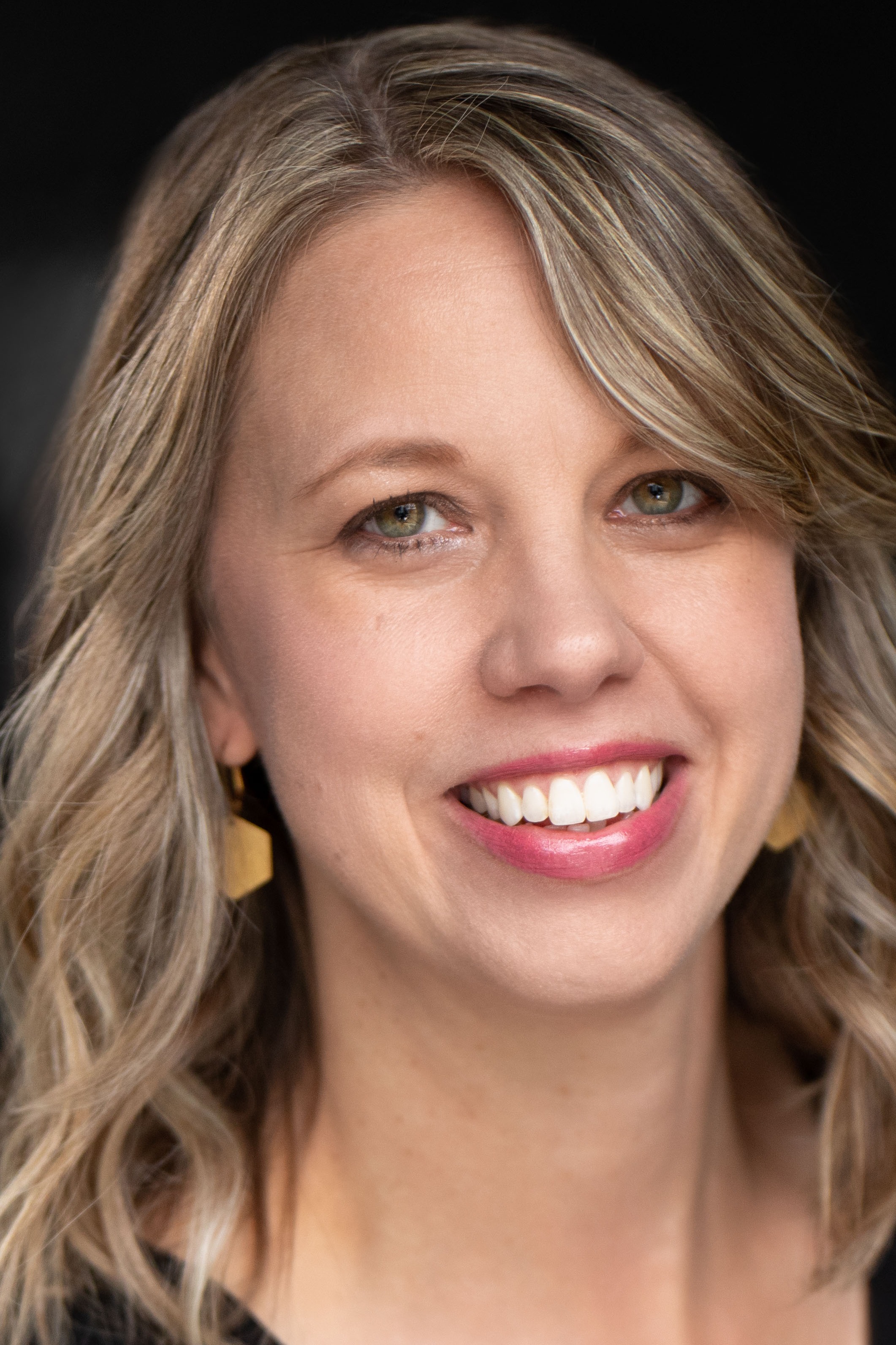 Melissa Gonzalez, Real Estate Agent Eden Prairie, MN Coldwell