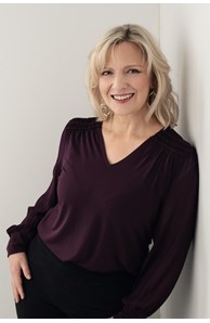 Lynelle Nicholson image