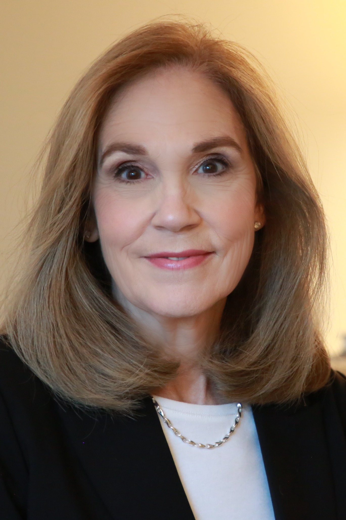 Paula Hienz, Real Estate Agent Brookfield, WI Coldwell Banker Realty