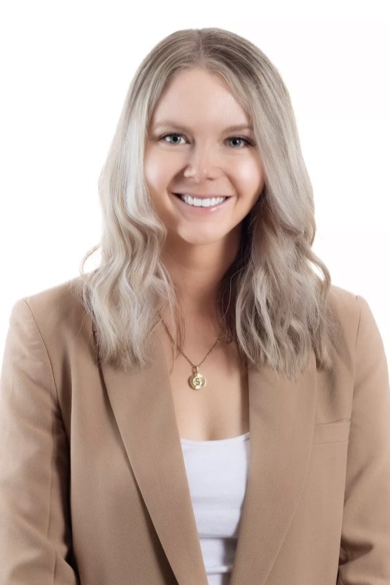 Sarah Dotson Real Estate Agent Columbus Oh Coldwell Banker Realty