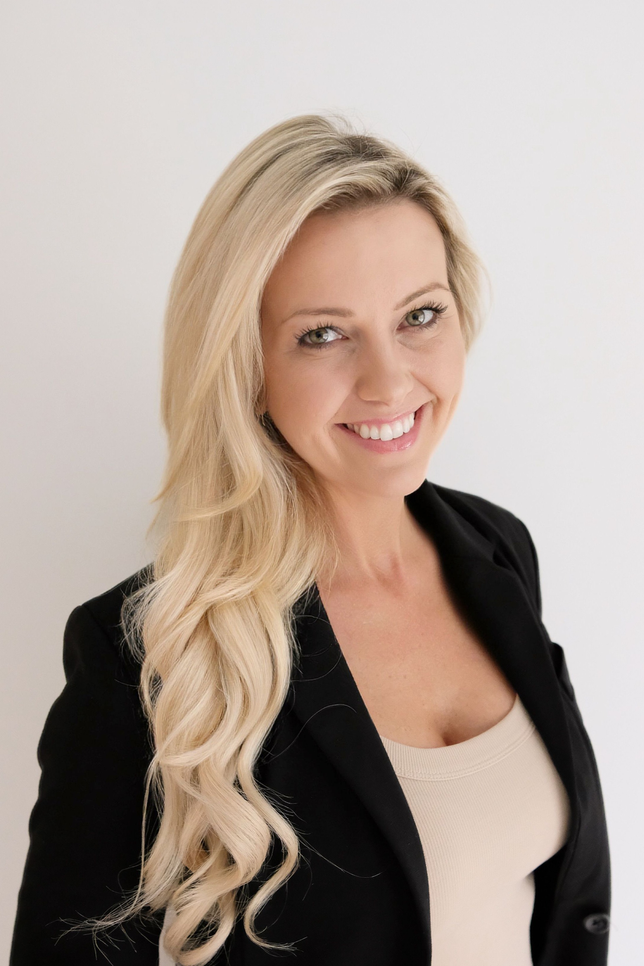 Melanie Bisson, Real Estate Agent Portsmouth, NH Coldwell Banker Realty