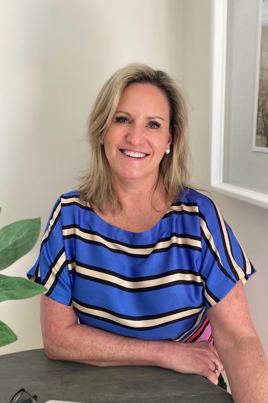 Sue Villanueva, Real Estate Agent Plymouth Coldwell Banker Realty