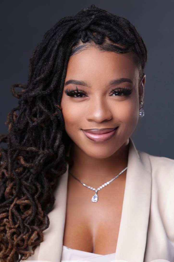 Beautiful Clemons, Real Estate Agent Atlanta Coldwell Banker Realty