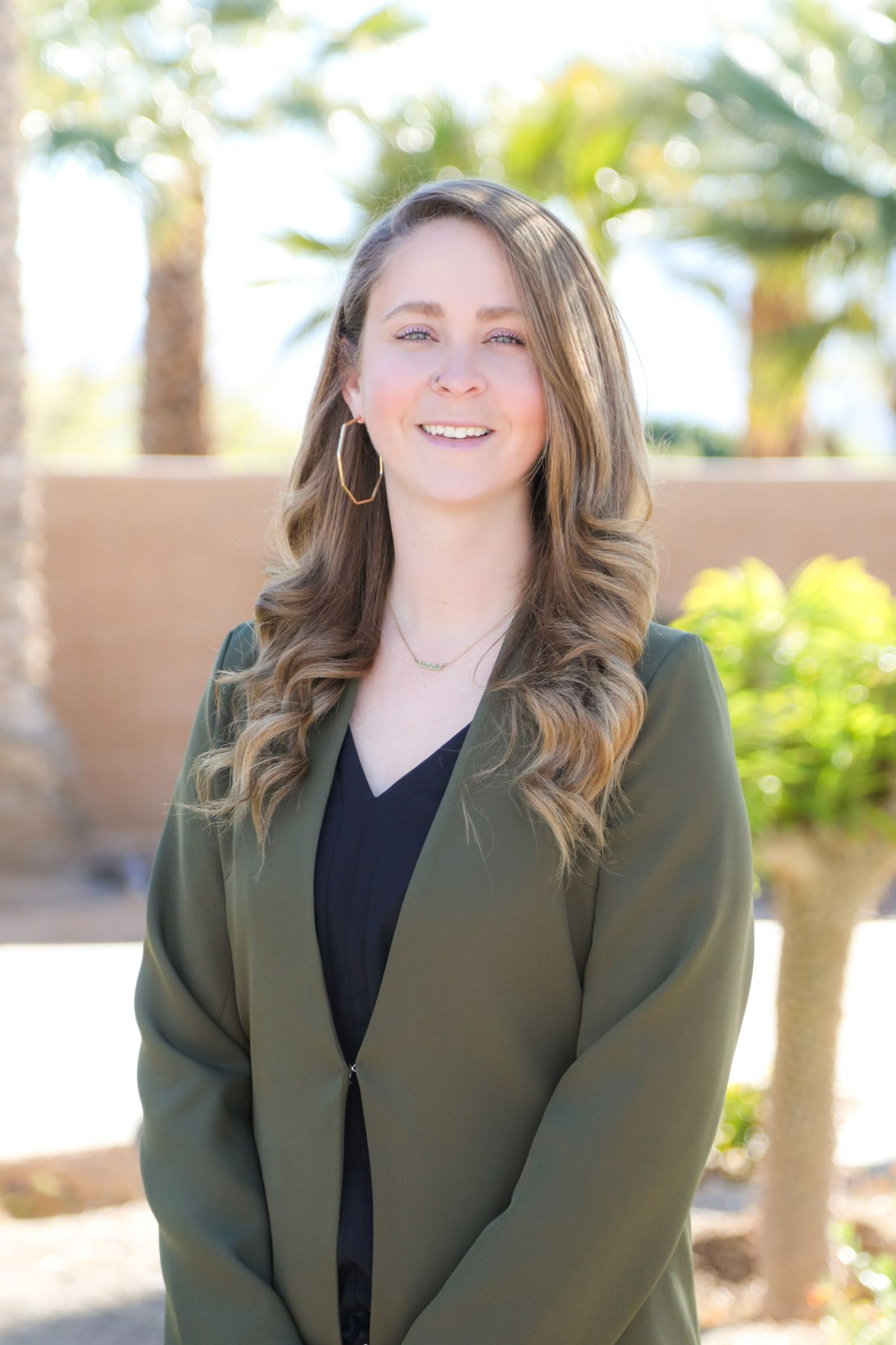 Shelbi Hawker, Real Estate Agent Greater Palm Springs Area Coldwell