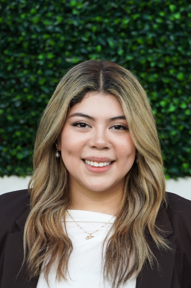 Yesenia Alvarado Hernandez, Real Estate Agent Sherman Oaks Coldwell