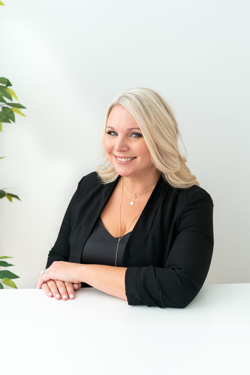 Stephanie Salerno, Real Estate Agent Suffield Coldwell Banker Realty