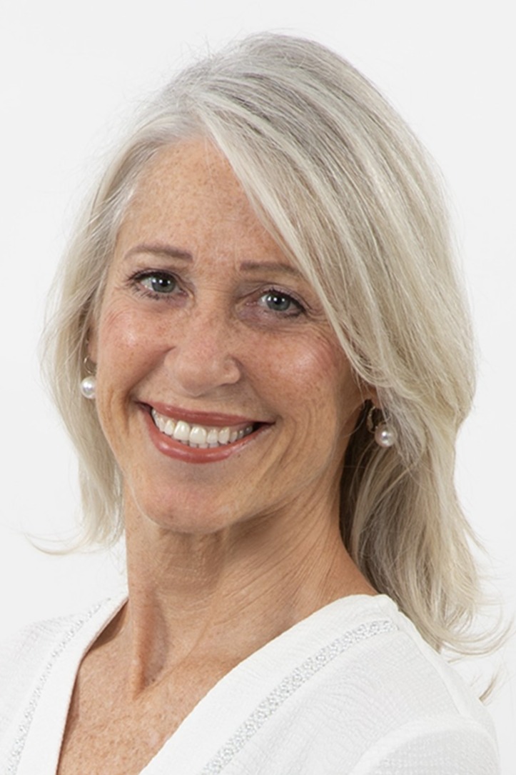 Lynne Nicolari, Real Estate Agent Milford Coldwell Banker Realty