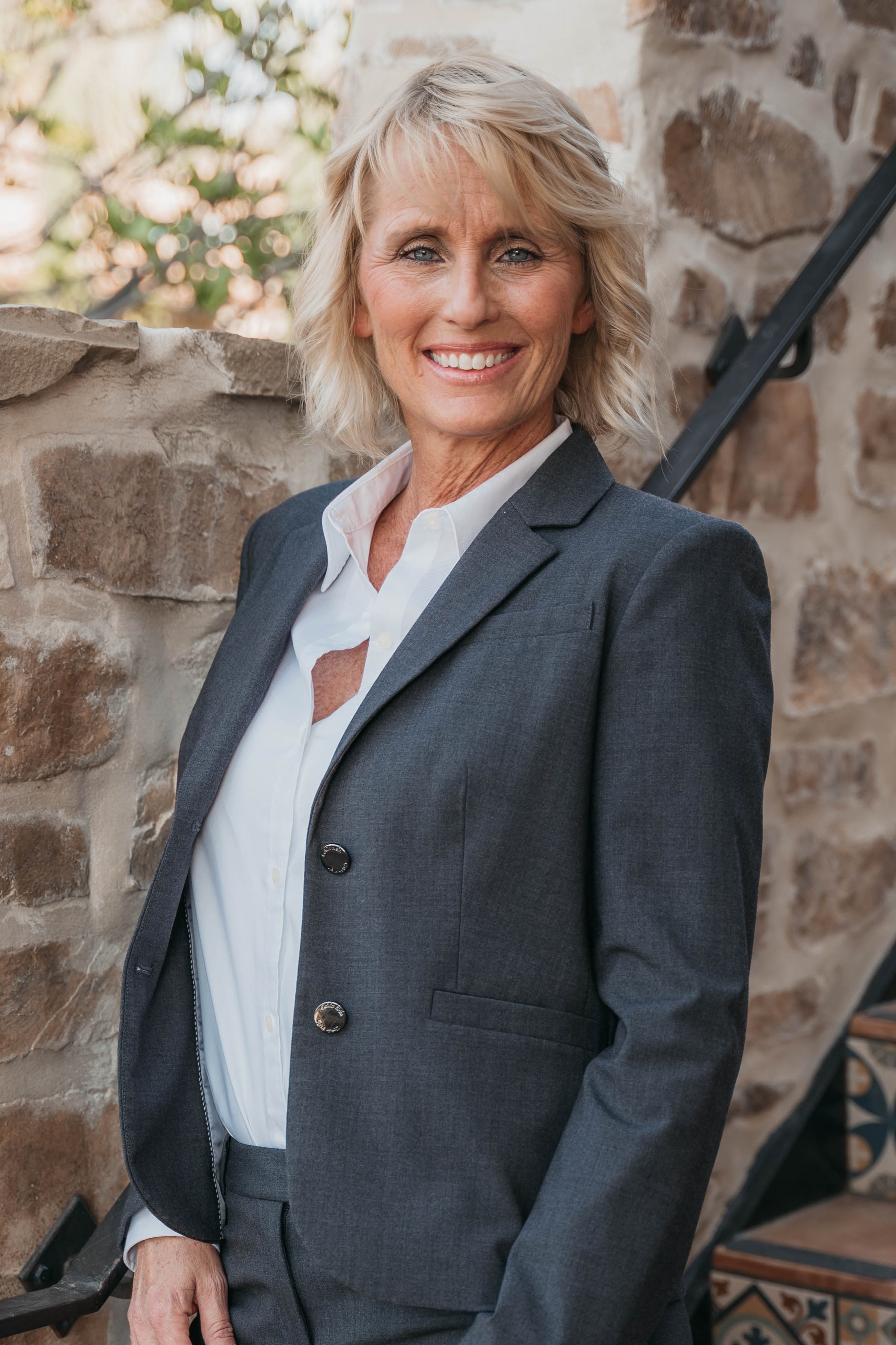 Cheryl Ginolfi, Real Estate Agent Calabasas, CA Coldwell Banker Realty