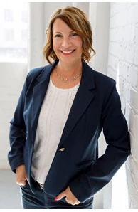 Amy Krieghoff image