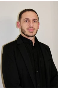 Juljan Dollenga image