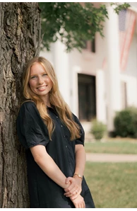 Madeline Kolb image