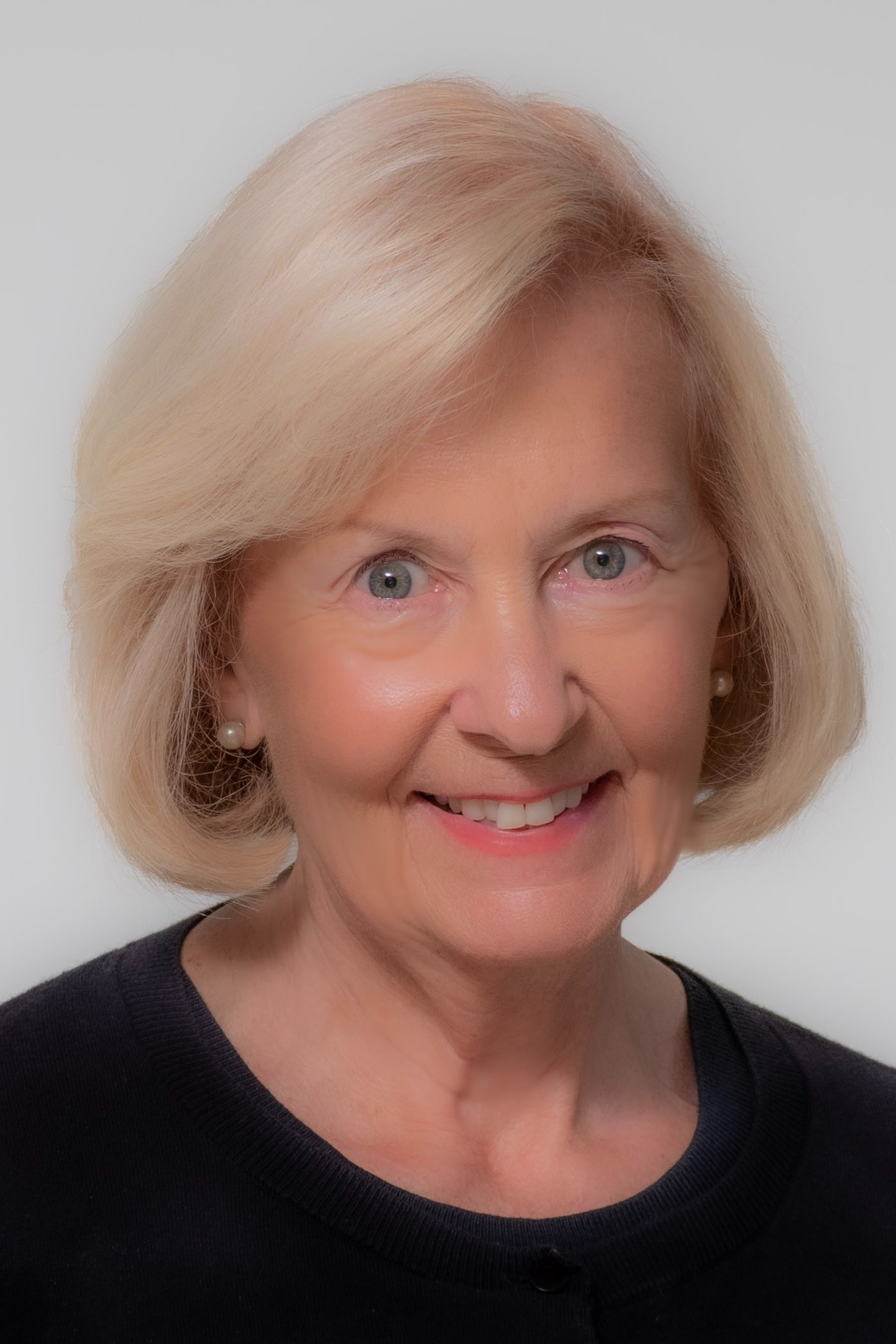 Susan Hawley, Real Estate Agent Westport, CT Coldwell Banker Realty