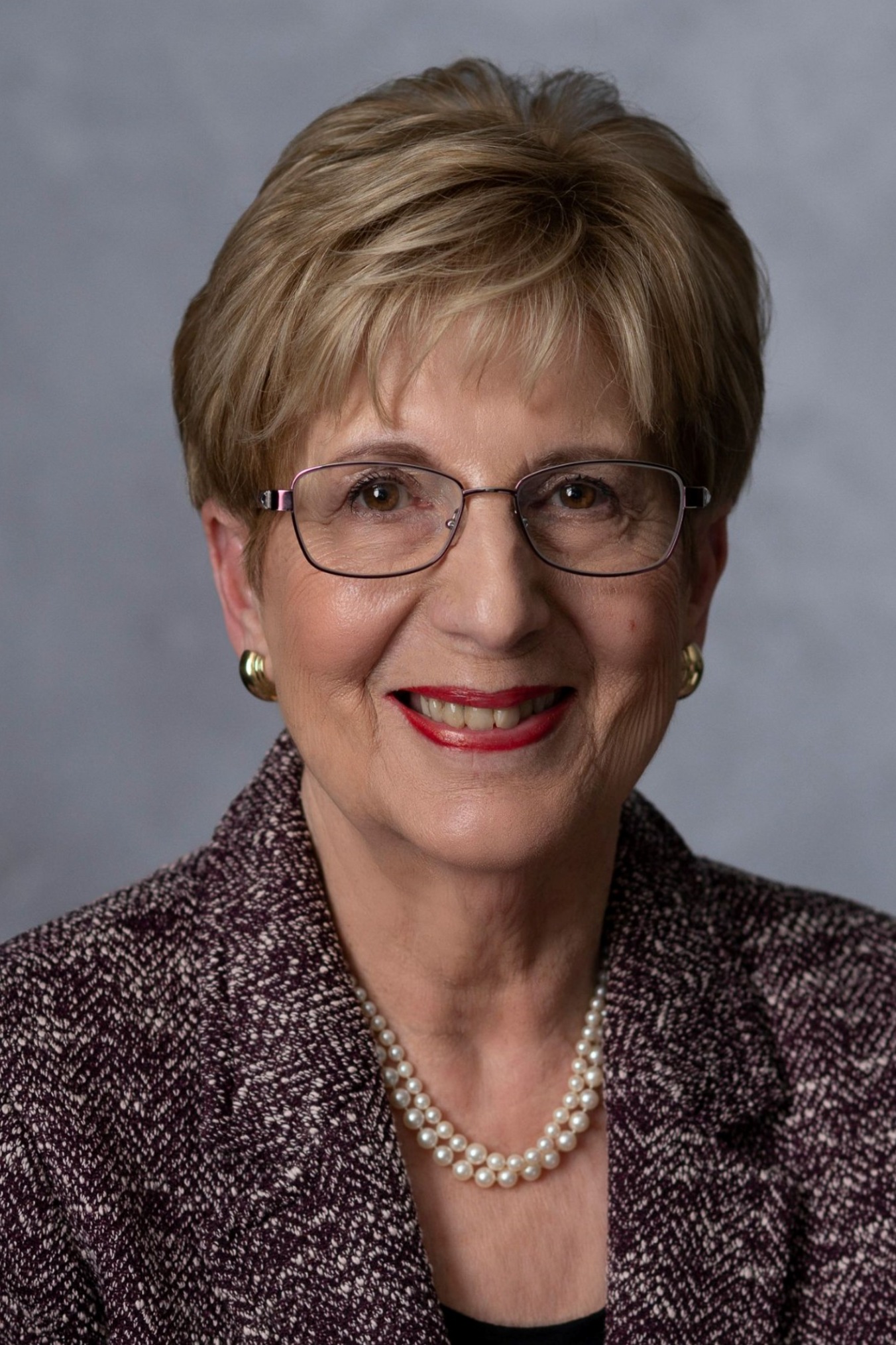 Marilyn P. Walstedt, Real Estate Agent Wayne Coldwell Banker Realty