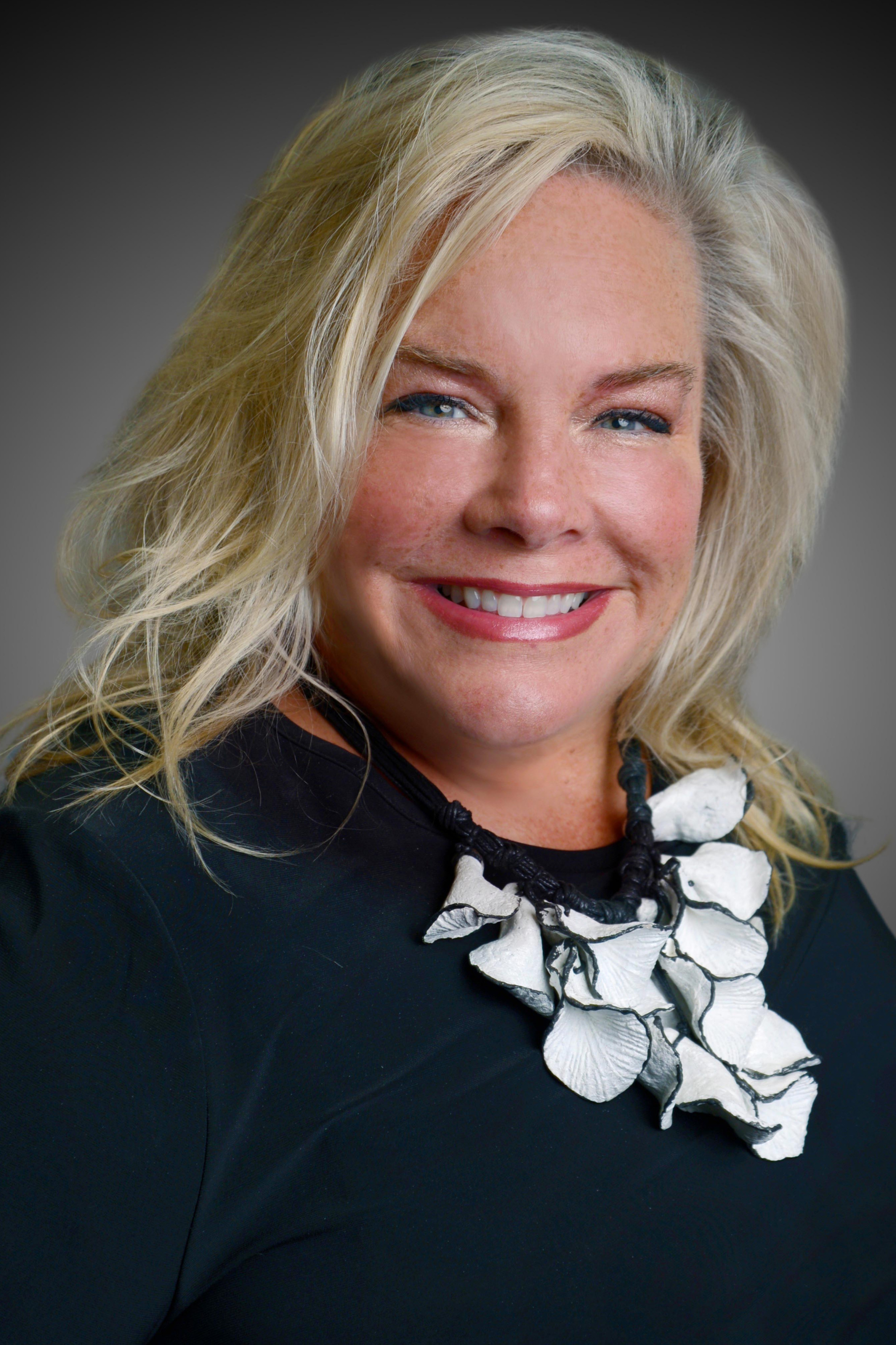 Tonya Whitworth Aldredge Real Estate Agent Lakewood Ranch Fl Coldwell Banker Realty