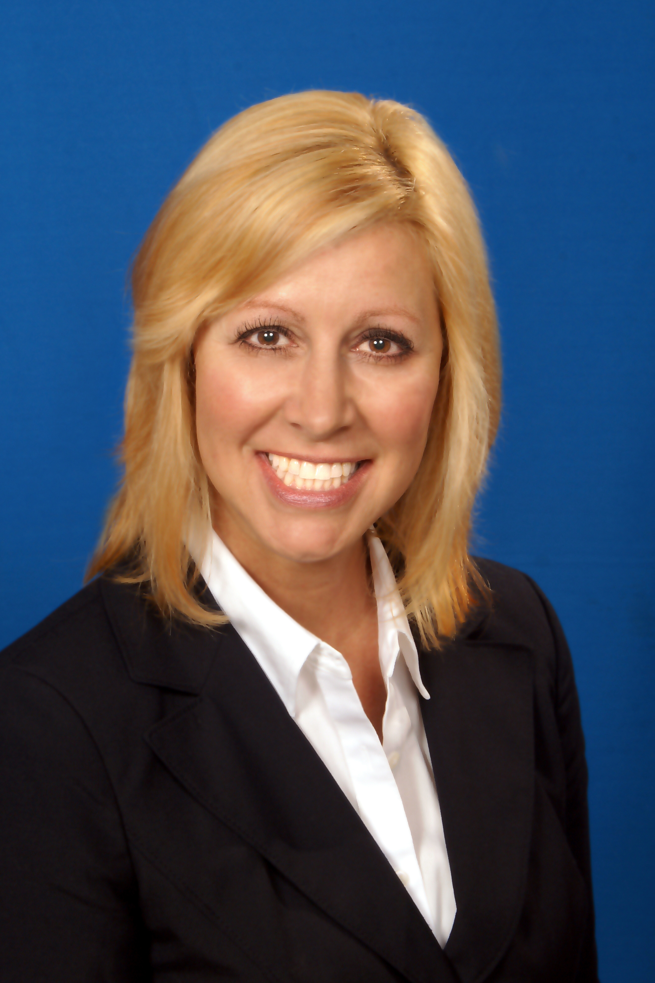 Lisa Ewers, Real Estate Agent Naperville, IL Coldwell Banker