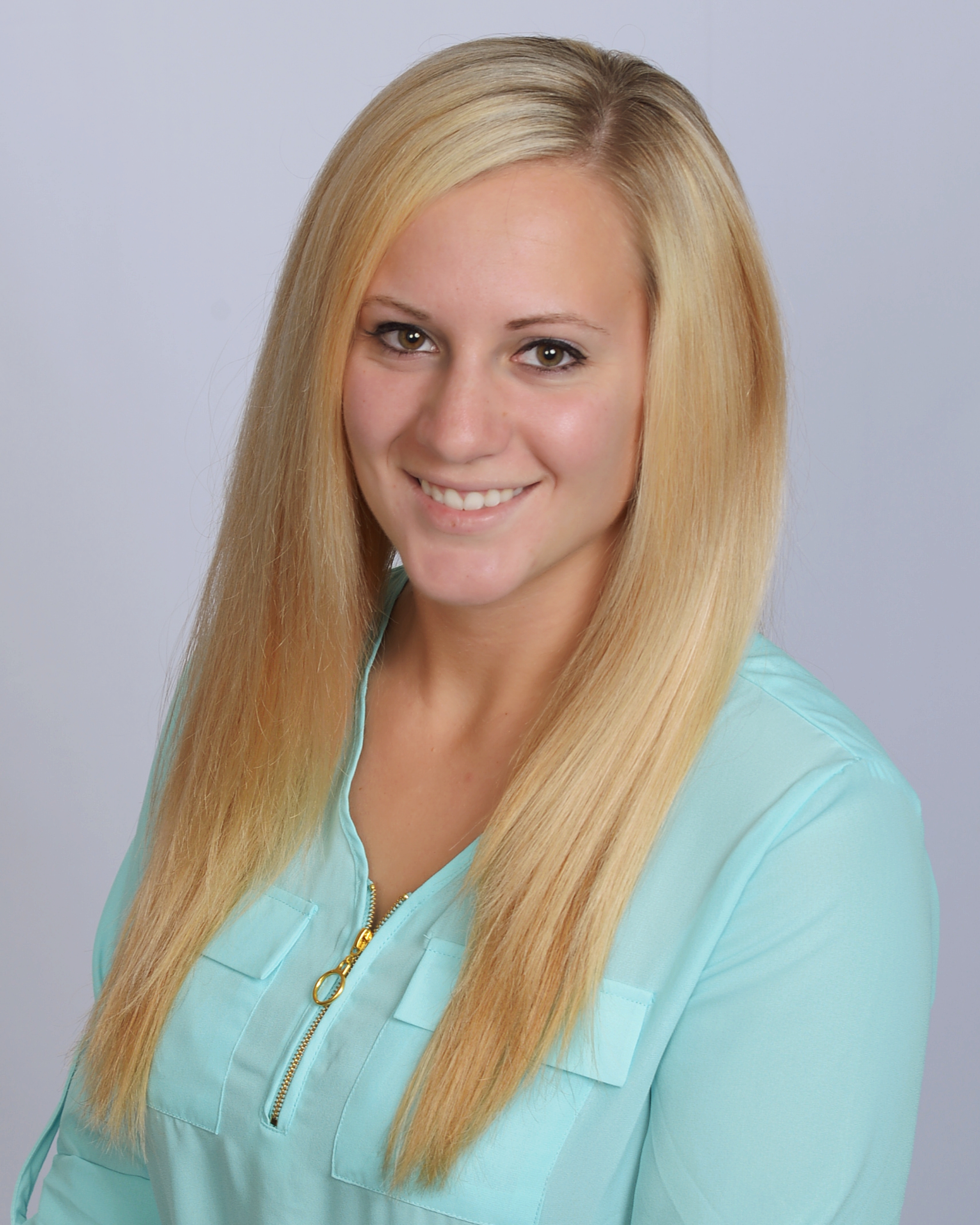 Alyssa Lebakken, Real Estate Agent West Bend, WI Coldwell Banker