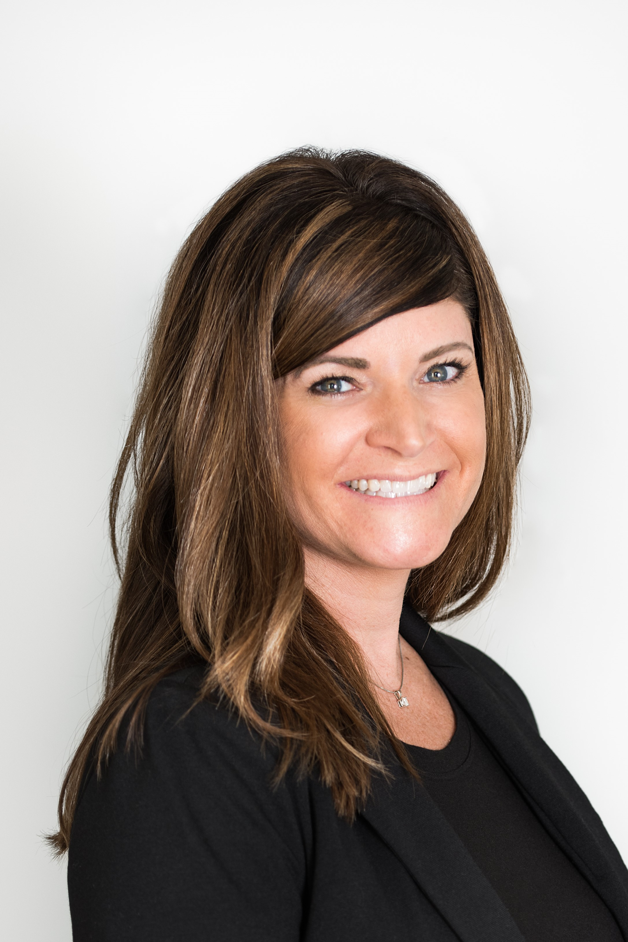 Tracey Larsen, Real Estate Agent Saint Charles Coldwell Banker Realty
