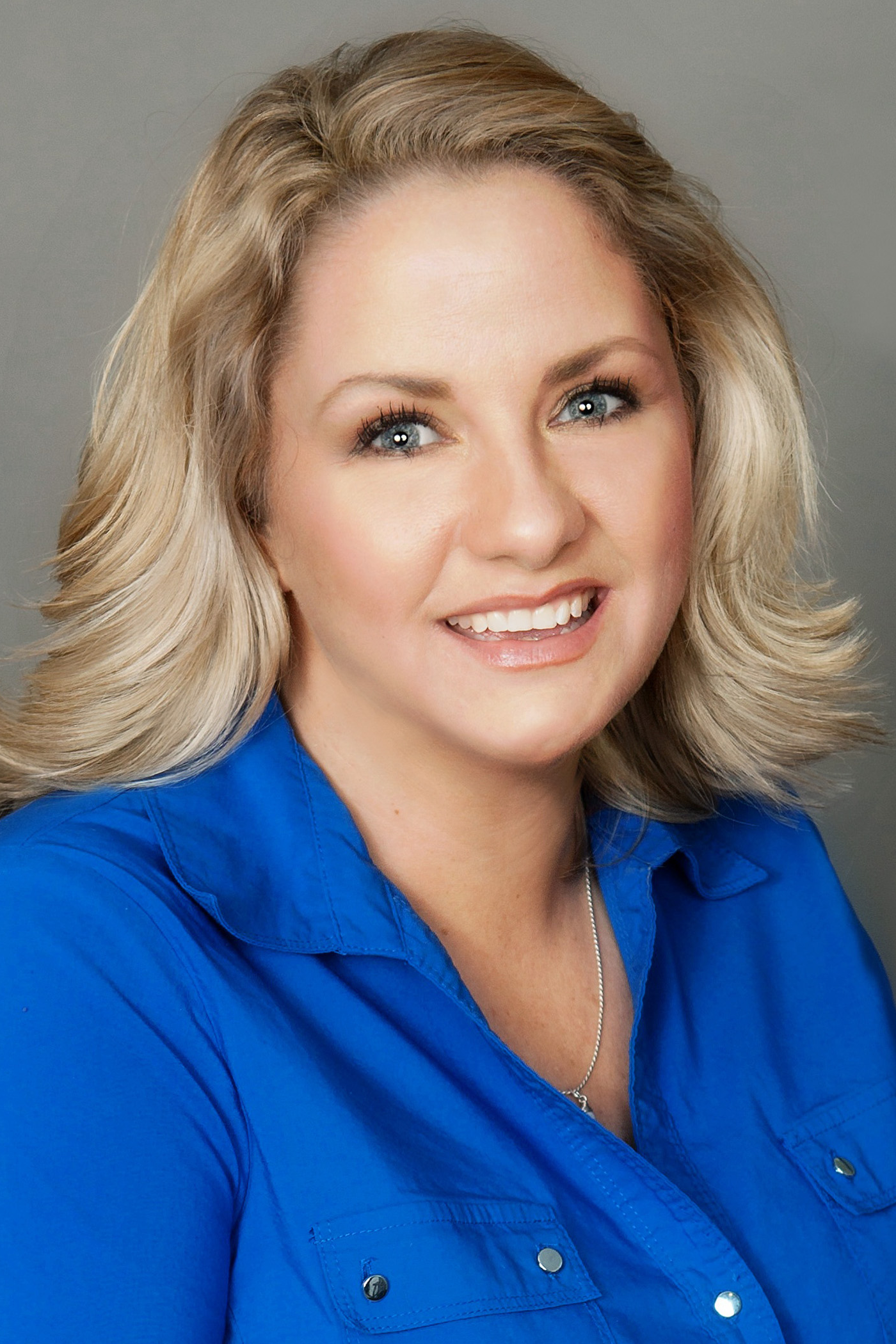 Amanda Russell, Real Estate Agent Highland, IN Coldwell Banker