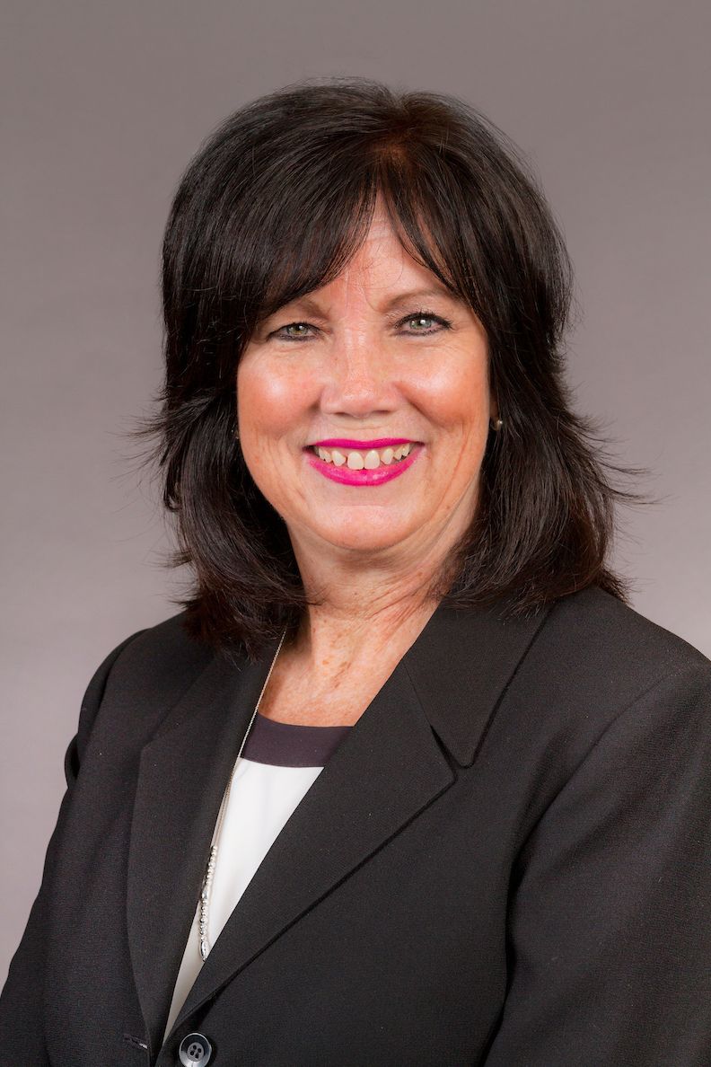 Sue Taramelli, Real Estate Agent Carol Stream Coldwell Banker Realty