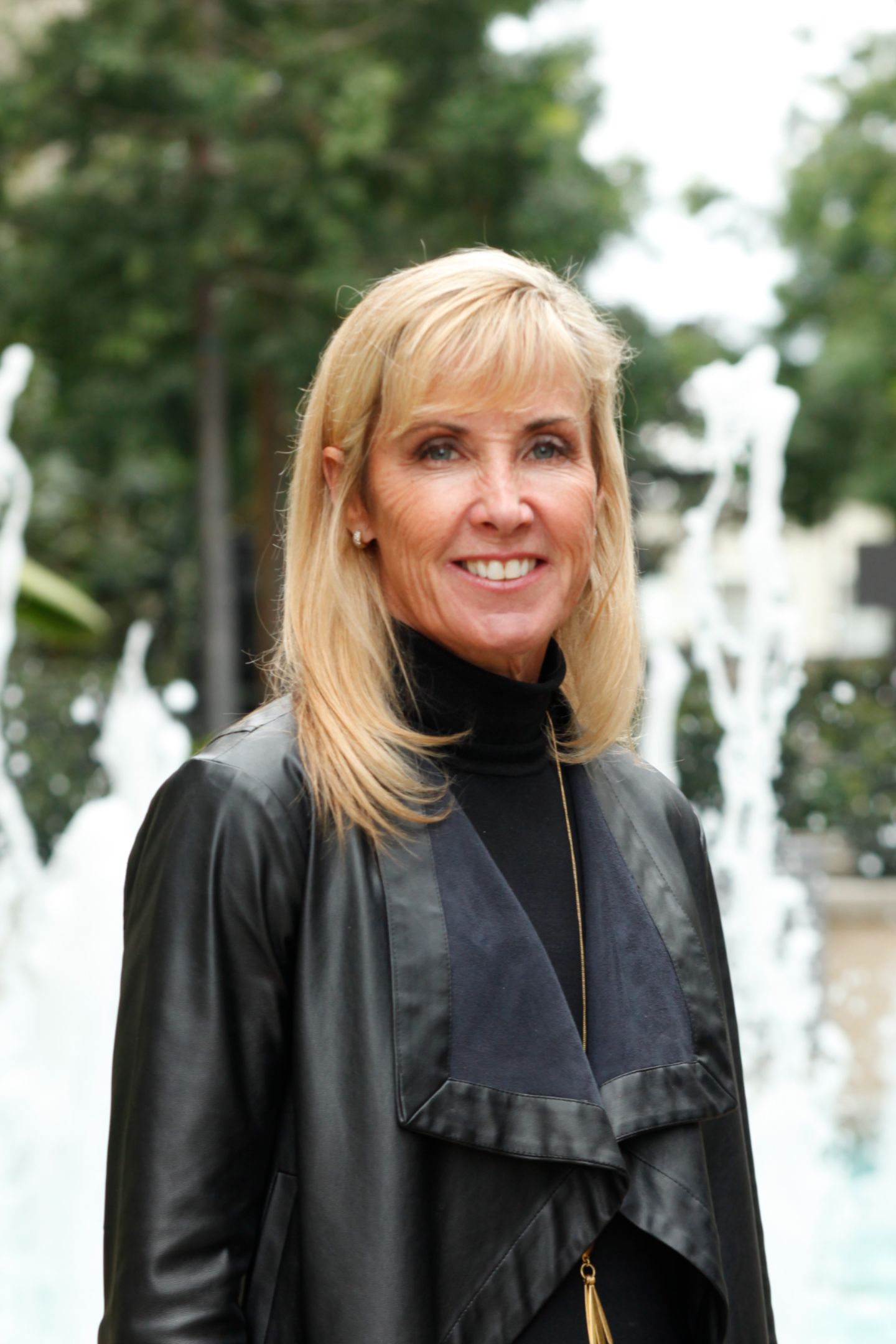 Lisa Casey, Real Estate Agent Santa Monica, CA Coldwell Banker Realty