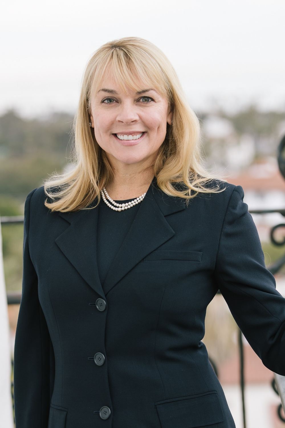 Celeste Turbeville, Real Estate Agent Montecito, CA Coldwell Banker