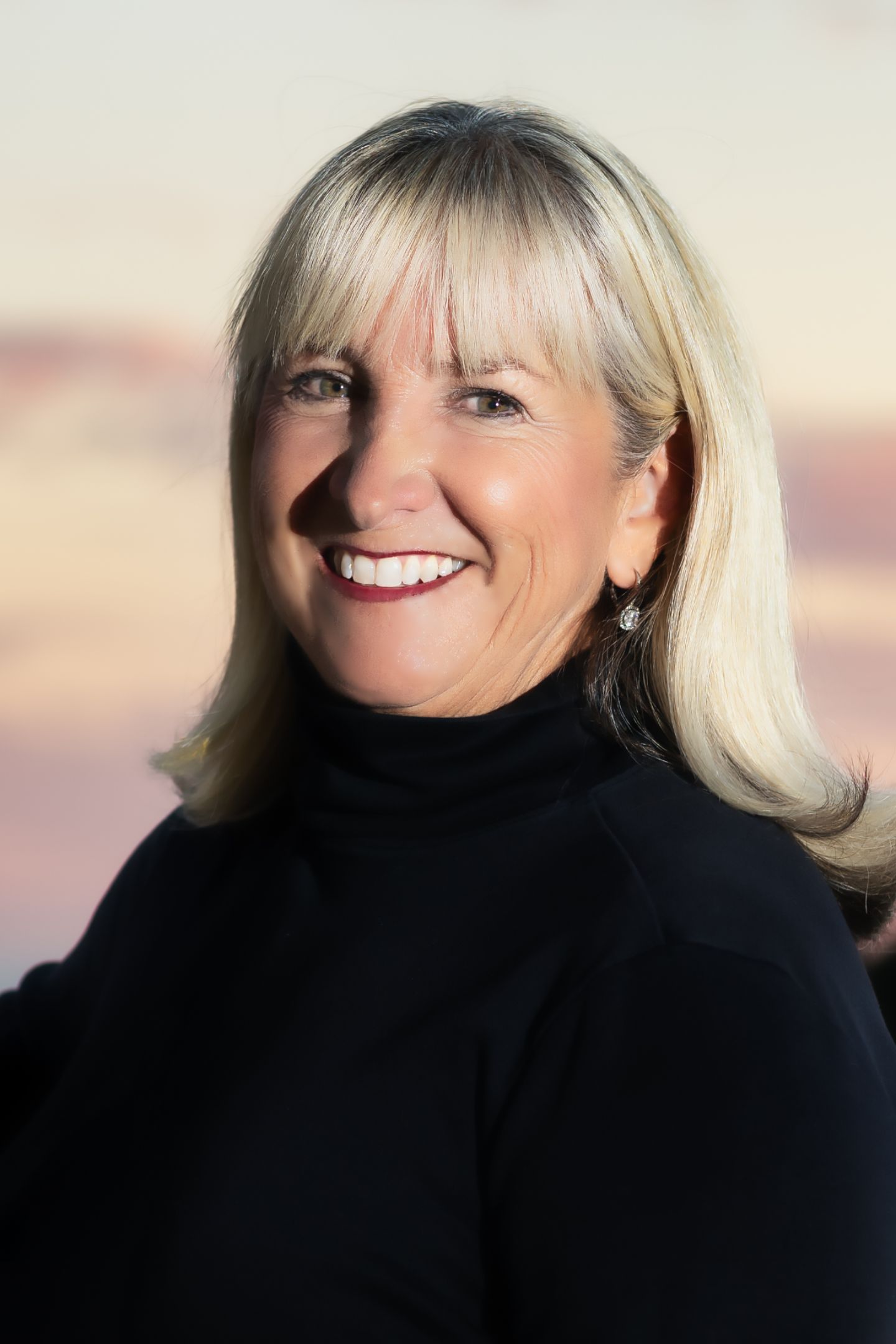 Lynda Marsolek, Real Estate Agent Malibu, CA Coldwell Banker Realty