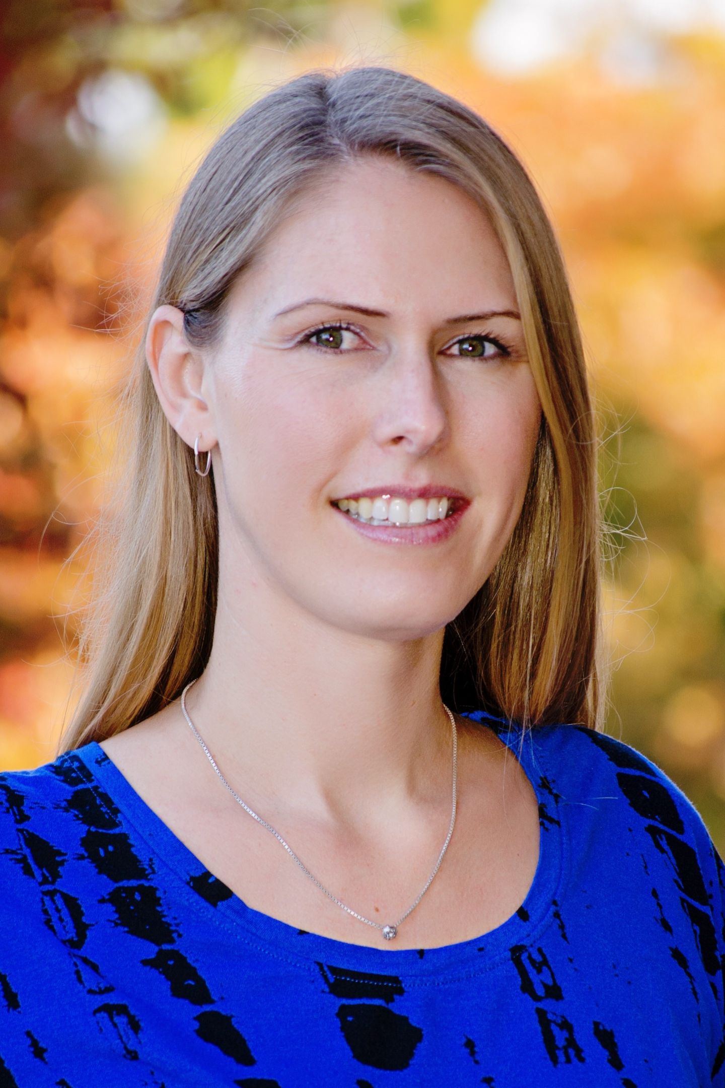 Lauren Ayala, Real Estate Agent Calabasas, CA Coldwell Banker Realty