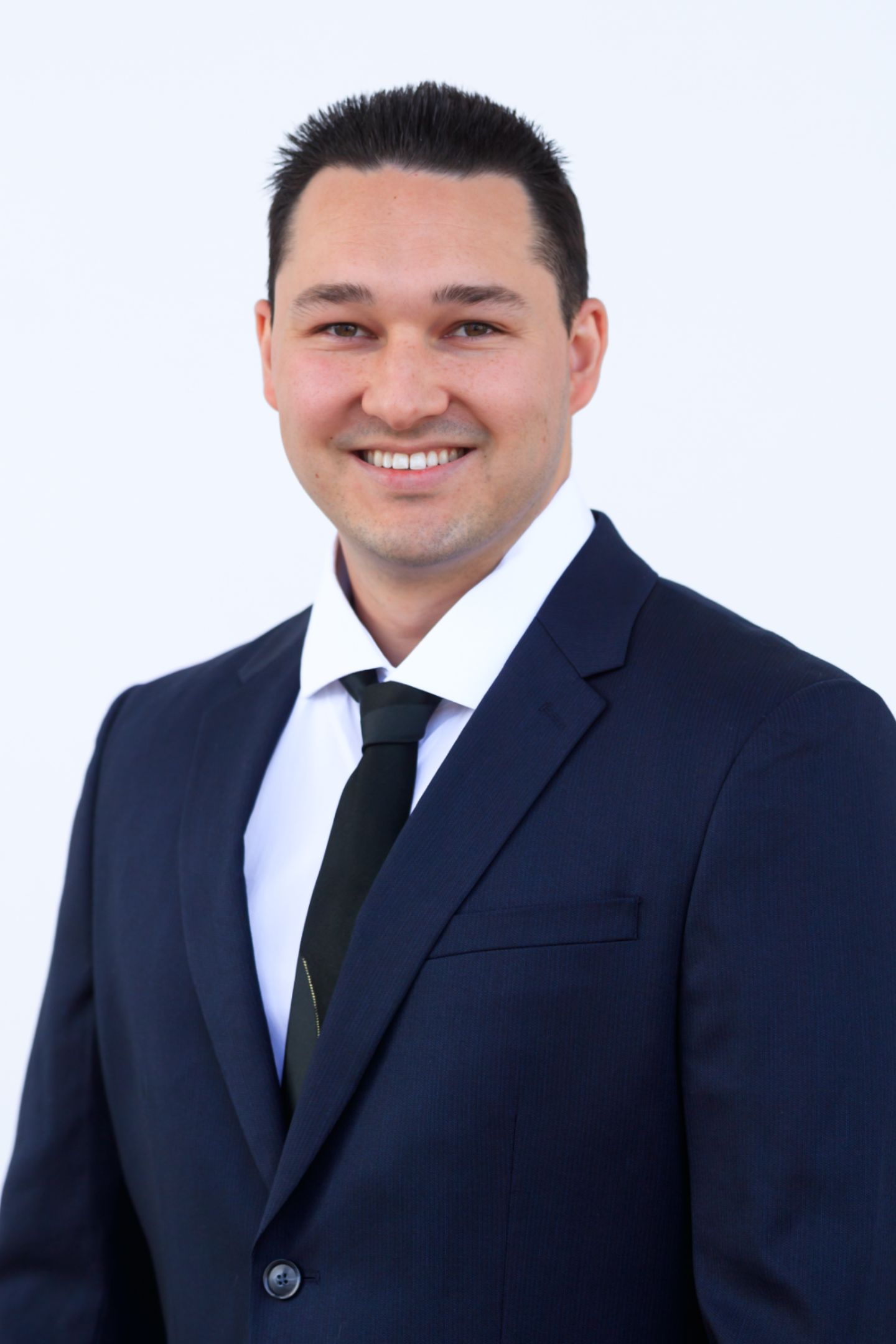 Cameron Fono, Real Estate Agent Huntington Beach Coldwell Banker Realty