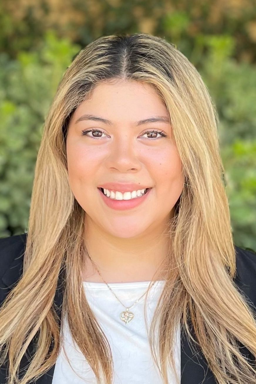 Yesenia Alvarado Hernandez, Real Estate Agent Sherman Oaks, CA