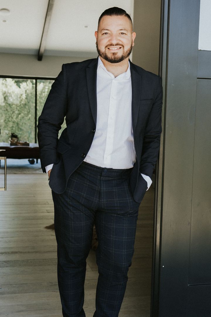 Nestor Aguilar, Real Estate Agent Calabasas Coldwell Banker Realty