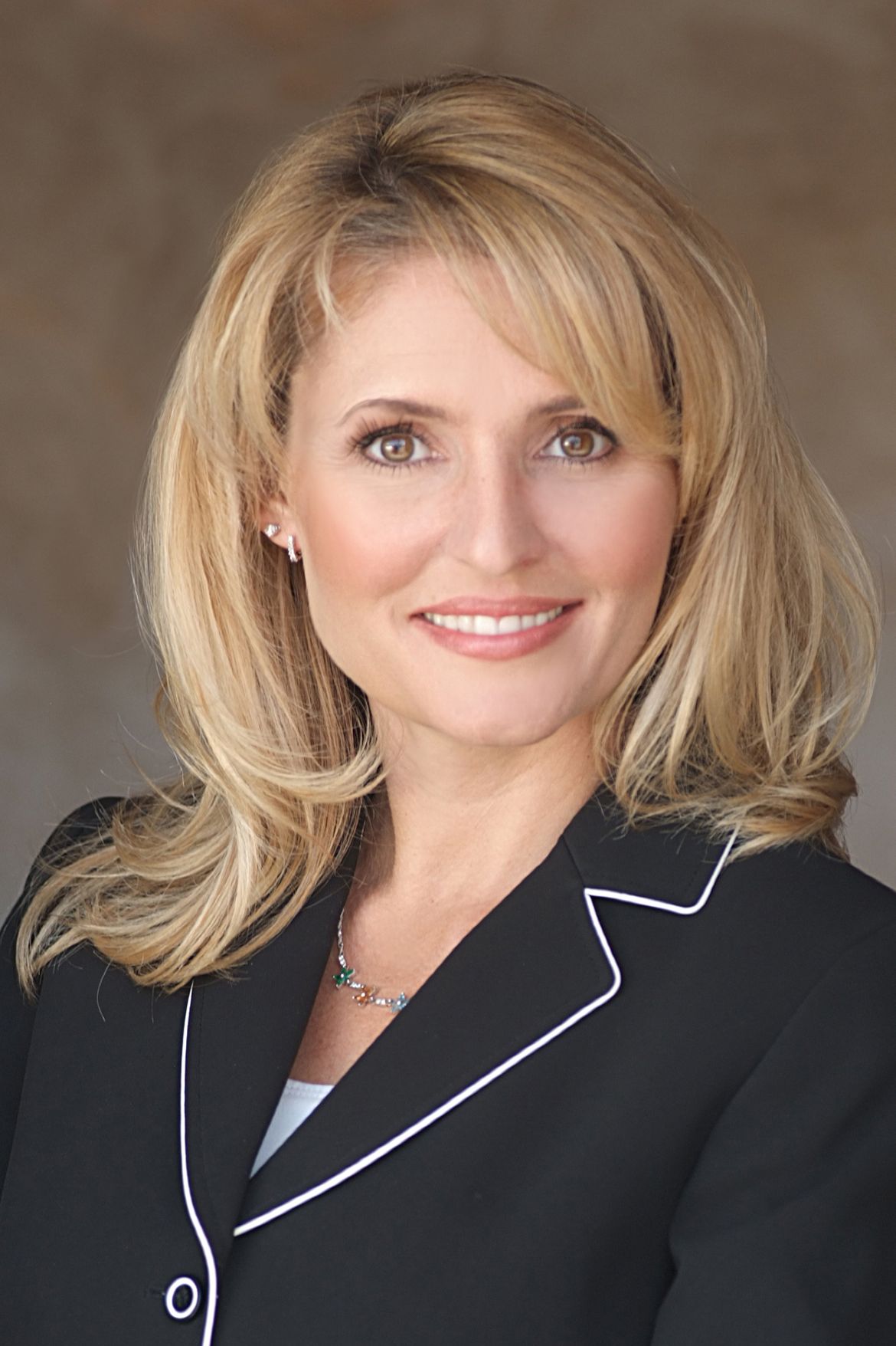 Carrie Reinhart, Real Estate Agent Ventura, CA Coldwell Banker Realty